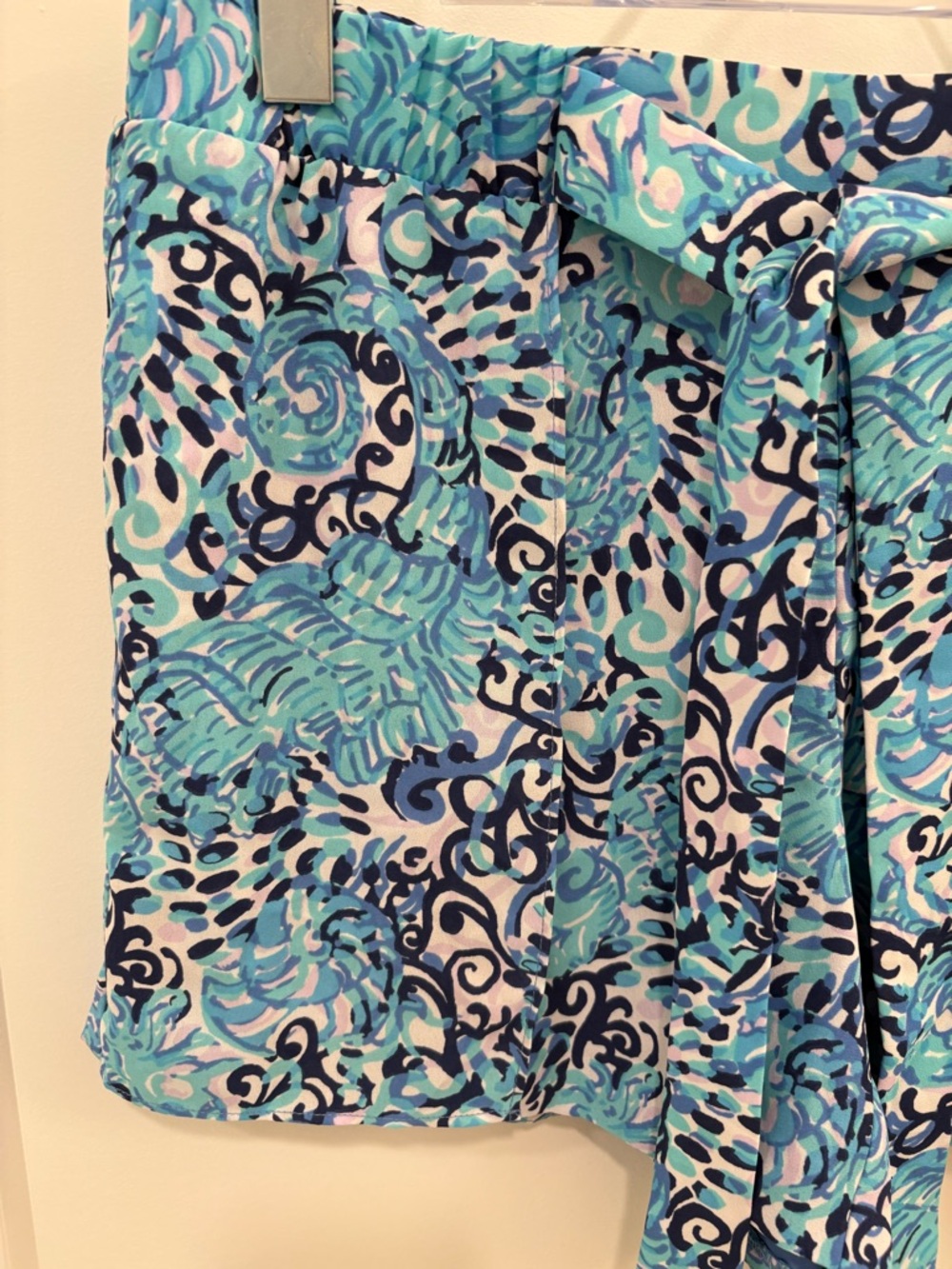 Lilly Pulitzer Mylee Tie Front Shorts in Light Aqua Spritz Size 6 - Picture 2 of 9